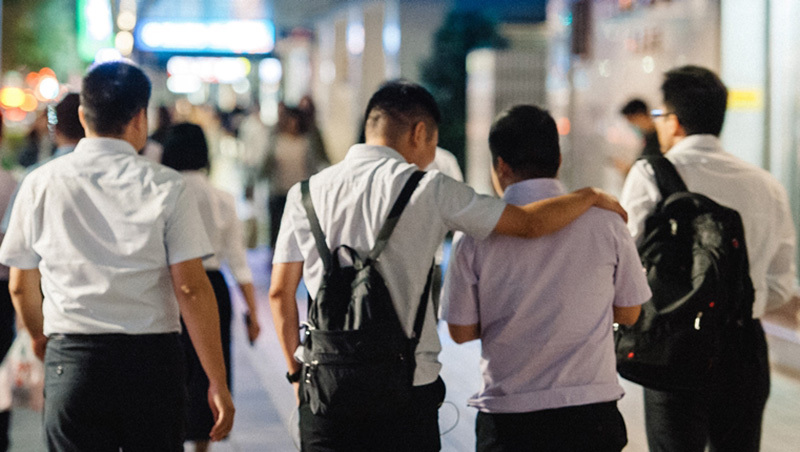 大專畢業5年內 36％月薪不到3萬