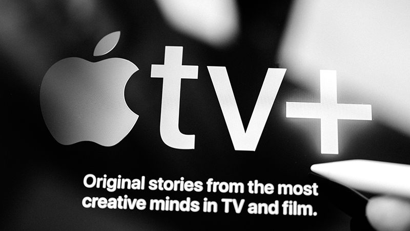 買iPhone，免費看一年Apple TV+！蘋果推影音串流，能贏得了Netflix？