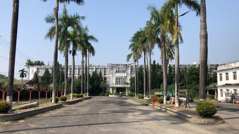 怎麼回事？這校停招18年 竟有一堆人返校