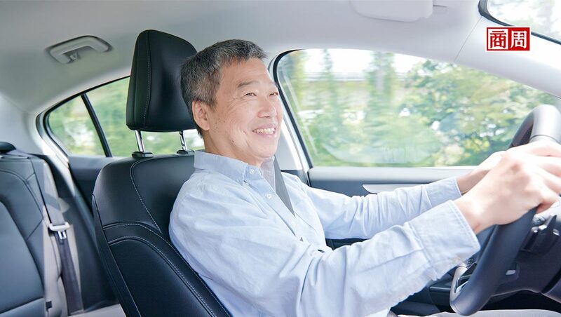 不再逼75歲爺奶繳回駕照！東京用這招，降低銀髮司機誤踩油門機率