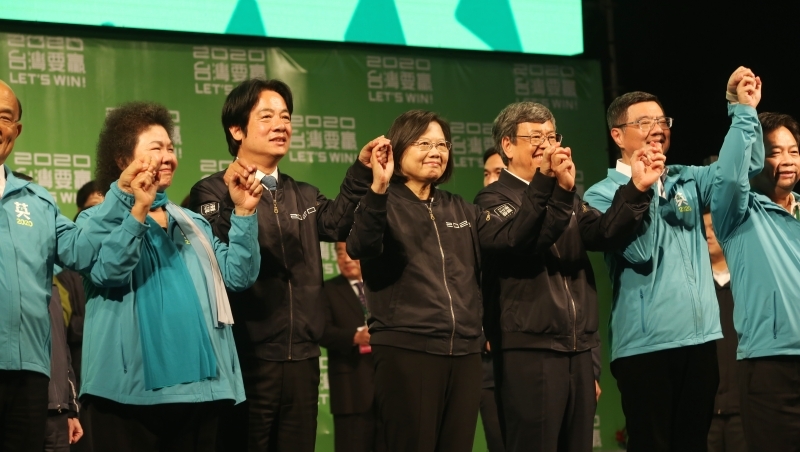 壓倒性勝利，英文怎麼說？外媒報台灣大選，都用了哪些多益必考字？