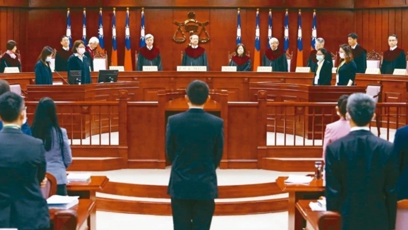 推翻18年前見解！大法官宣告「通姦罪違憲」