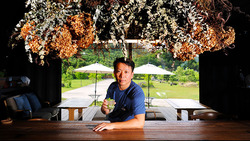 聯發科主管,捨 350 萬年薪到長濱當稻農、開酒館