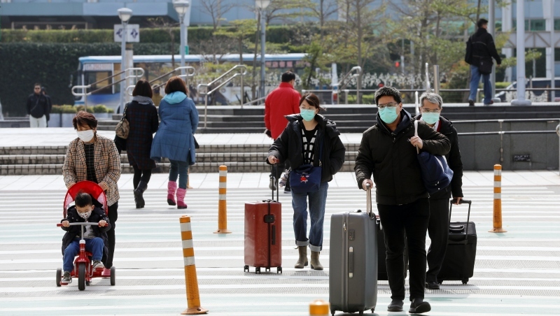 採檢空窗期出包...菲裔移工首採陰性趴趴走，複驗確診匡列39人