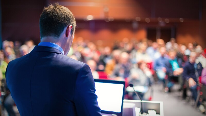 上台抖到不行，一開口就炒熱氣氛！20年形象顧問的「化解緊張」妙招