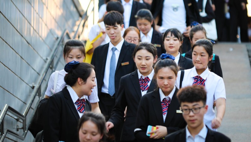 青少年的憂鬱症,比成年人更複雜!中國3千萬個孩子被憂鬱症所困