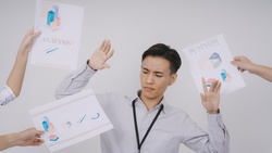 多做反而背鍋?同事找你協助,這3種忙不能幫!