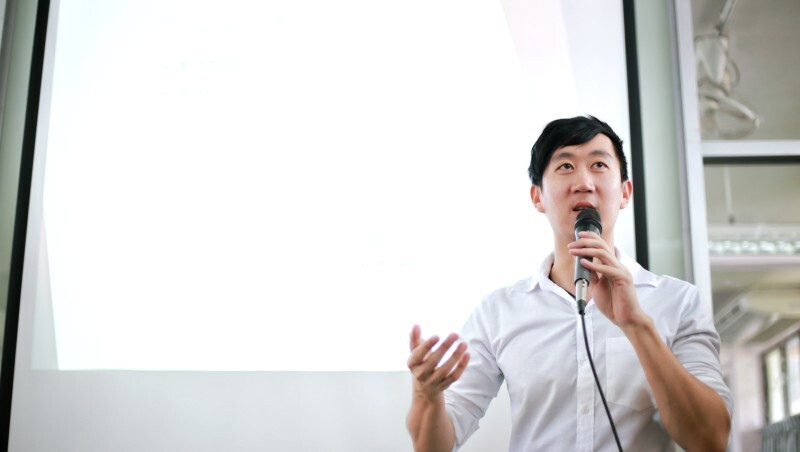 開口就說「不好意思」，會引起聽眾反感？上台簡報，一定要避免5個情境