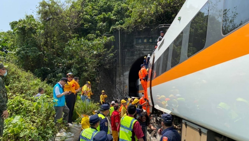 太魯閣號事故》死亡人數達51名…醫師傳授出遊3點自救撇步