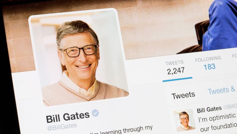 多益時事通》蓋茲夫婦熟齡離婚！「申請」離婚為什麼不是apply？