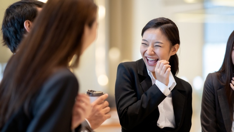 能一起抱怨、有事他陪你…諮商師告訴你：職場上，有能「並肩作戰」的盟友有多重要？