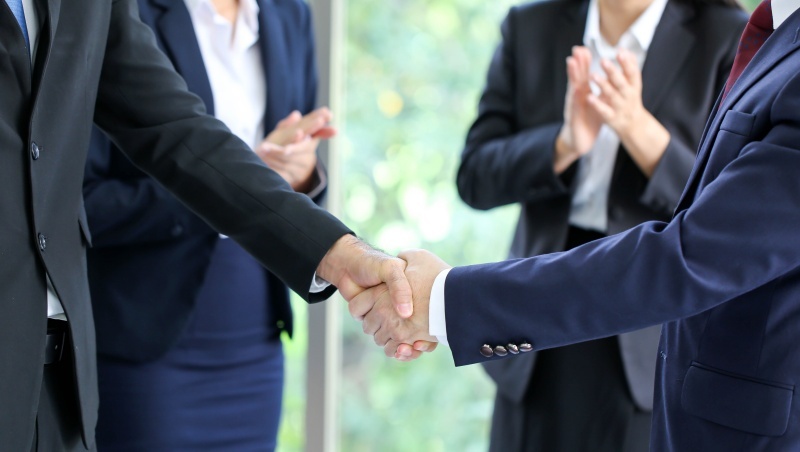 麥肯錫菁英：跟客戶建立關係，要連說3次對方姓名，為什麼？