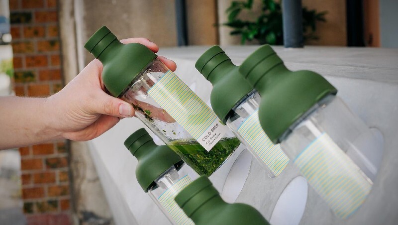 75元綠茶，用500元玻璃瓶裝？日本綠茶店靠「賠本生意」度過疫情危機