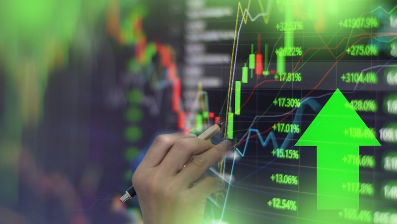 《美股》明年升息3次 鮑爾樂看經濟 輝達、費半飆