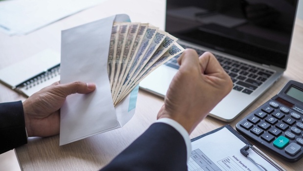 除了薪水 各項補助也很重要 一表看公司的福利有沒有 高於平均 104職場力 商周