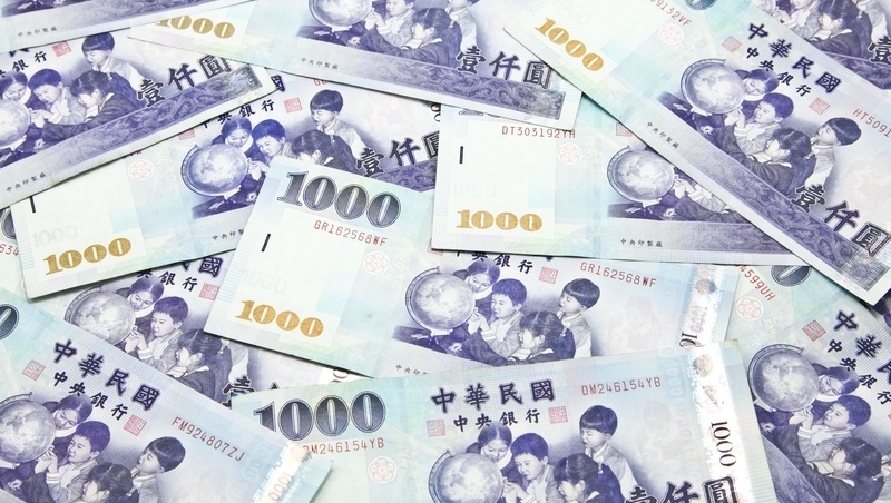 新台幣飆近25年新高！強格局還有多久？專家曝「這時點」將出現轉折