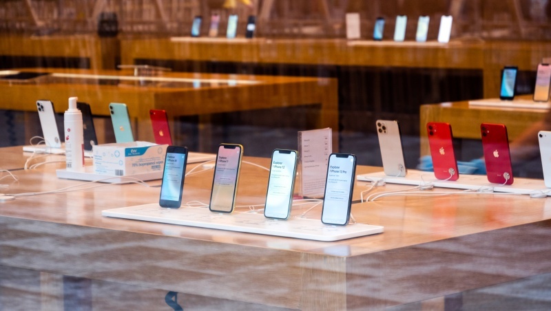 光減碳還不夠!未來的iPhone SE,可能都是「無碳鋁」做的