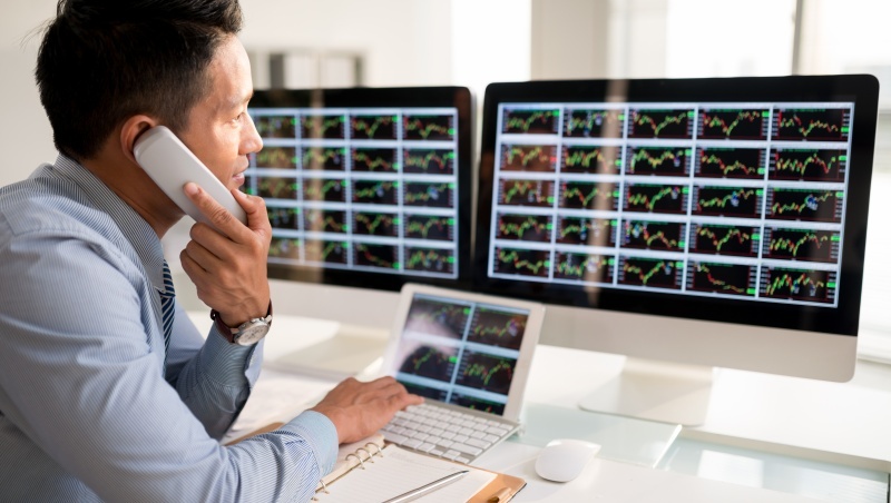 股市波幅大，該先出售再低接嗎？股市老手：2個要考慮脫手的時機