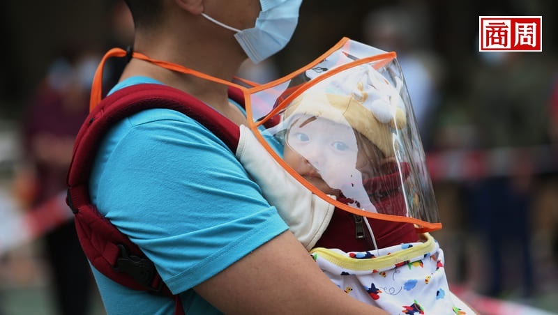 被遺棄的窮病例！醫院變停屍間，新冠病毒為何「殺了香港」？