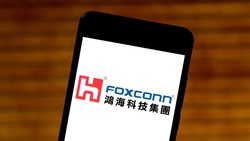 產業分工細,該怎麼讓專業連結創新?從鴻海退出群創,看轉型眉角