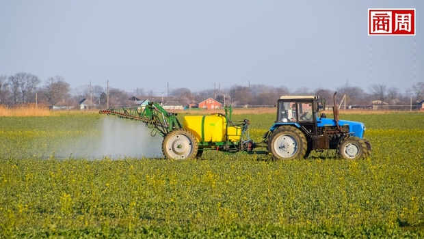 化肥價格狂漲怎麼辦？比爾蓋茲也投資，用微生物製成的肥料正崛起！