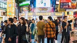 疫情如丘陵時高時低!台大感染醫:預估9月正常生活