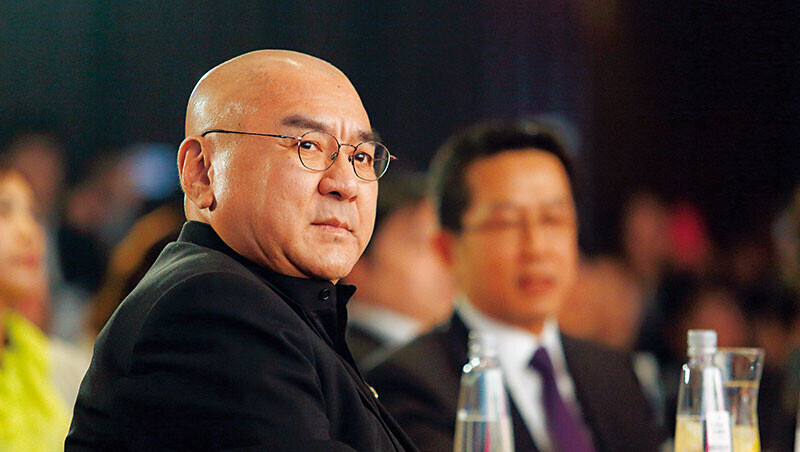 尹衍樑喊話無用！潤泰雙雄市值大蒸發，公司面臨最大危機？