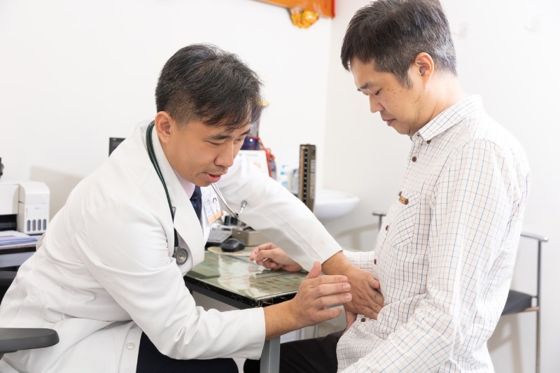 10大NG飲食行為你中幾個？上班族三餐亂吃 當心胃酸過多、胃食道逆流