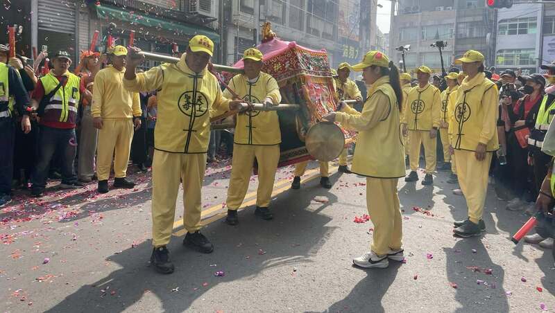 白沙屯進香，為什麼一路上網路訊號都超強？
