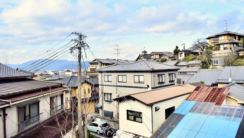房價飆漲、投資旺,催生日本「驗鬼服務」!房仲:因這件事凶宅只會越來越多⋯