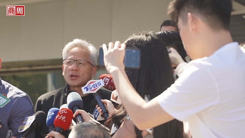 黃仁勳無預告來台！見過魏哲家就返美，6顆晶片要給台積電