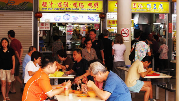 不能買酒、買機票！新加坡發消費券，為何限制多但民眾、小店都開心