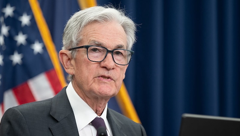 鮑爾釋出降息訊號點燃市場行情，投資大咖：別急著加碼，有風險！