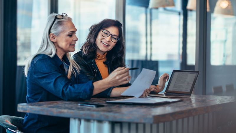 職場上人緣最好的人，都有一個「慷慨習慣」