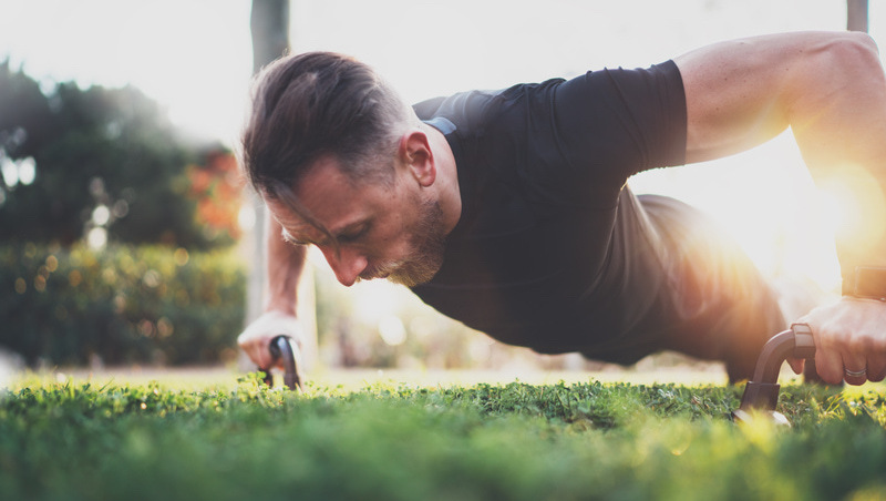 願為多活20年付多少？超級富豪25年砸千億追「不老夢」