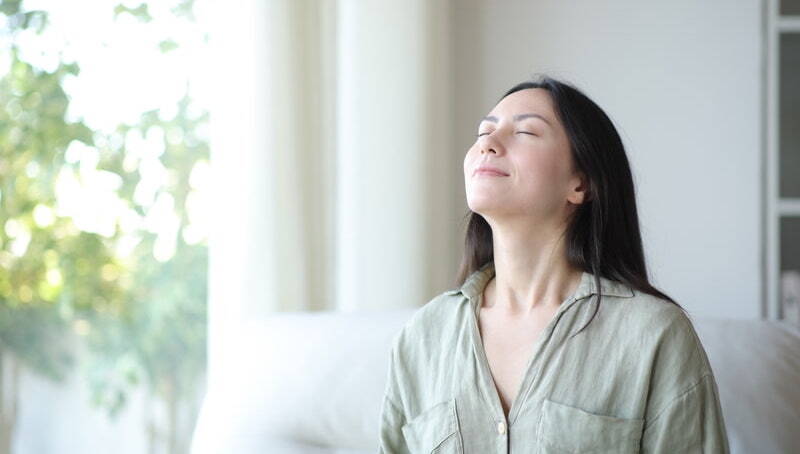 活得不那麼累的方法，不是更努力，而是學會讓自己不在乎