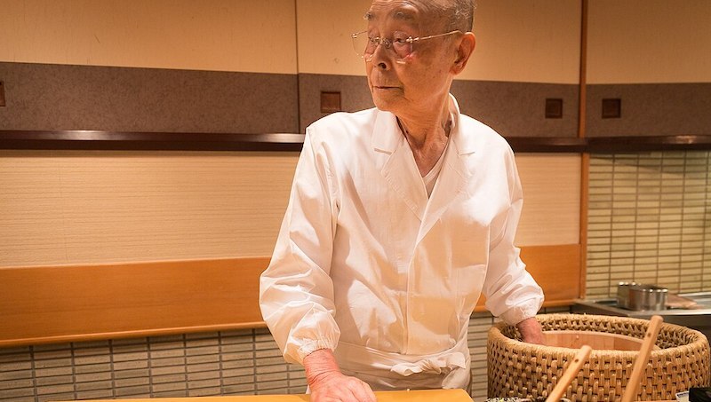 活到100歲還不想停下！壽司之神小野二郎的長壽祕訣不是休息，而是工作