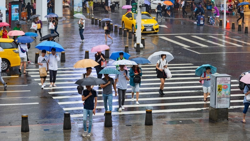 豪雨炸不停！光復節連假天氣能放晴？氣象署揭北台灣降雨時程