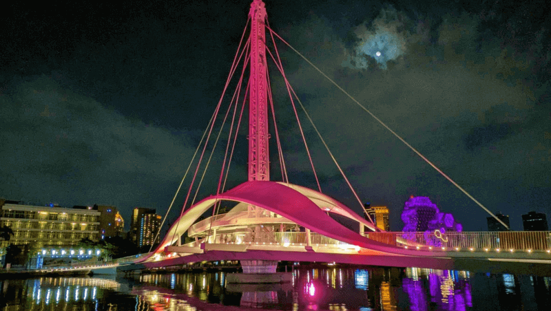 BLACKPINK高雄開唱！6大地標點亮粉紅燈海，台北快閃店限時5天登場