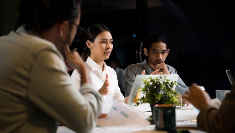 成熟的職場人都懂得這用3招，分辨誰是「假敵人、真夥伴」