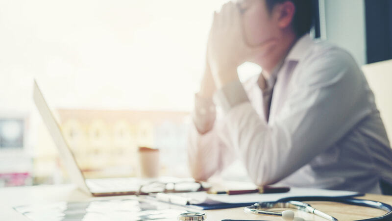 生氣是本能，但發不發火是選擇！高EQ的人都懂得「暫停」