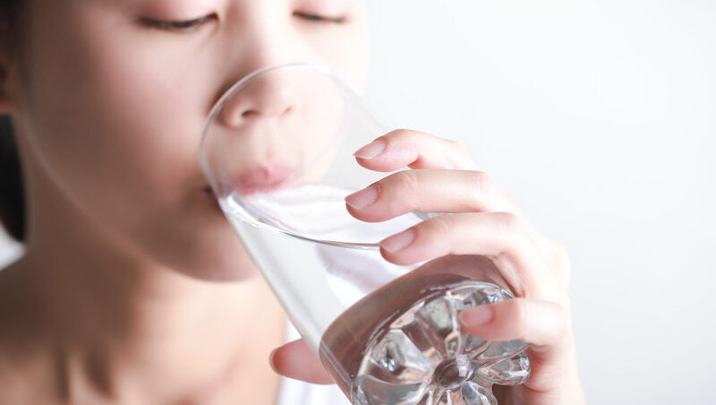 大吃後想靠「輕斷食」救急？醫師提醒：照這4步做，才能健康瘦、不傷身