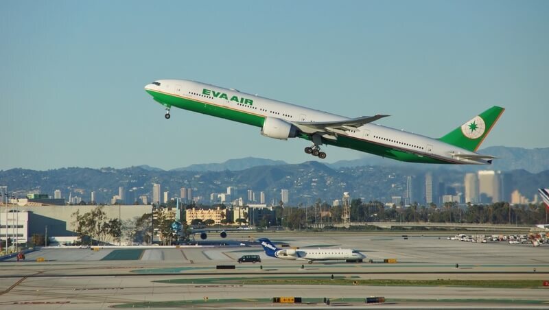 長榮空服員執勤猝逝，傳罹患「史迪爾氏症候群」常見症狀一次看