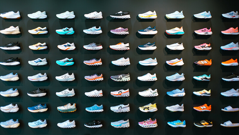 Nike、Hoka、Saucony都在搶這塊泡棉：誰能造出最強跑鞋？