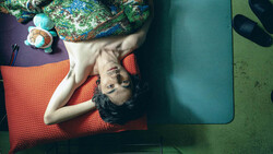 入圍金馬最佳劇情片！李駿碩《眾生相》：在肉身與政治間，看見香港的集體孤寂