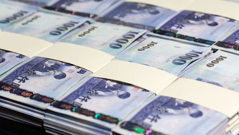 普發一萬現金銀行加碼！哪家領最划算？21家銀行加碼優惠比較