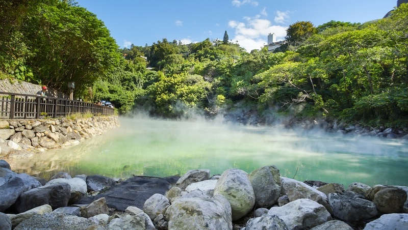 烏來竟跌出前5！2025全台10大人氣溫泉勝地，屏東「這裡」成黑馬