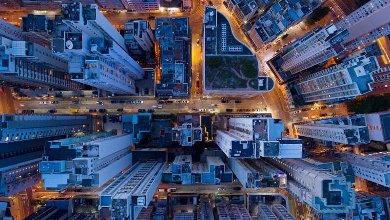 站在火場前什麼都做不了，只能痛哭⋯香港大火住戶絕望：憤怒已沒意義