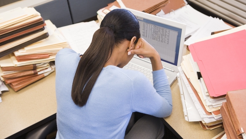 曾每天加班處理同事問題，她做了一個改變，成公司晉升最快的經理