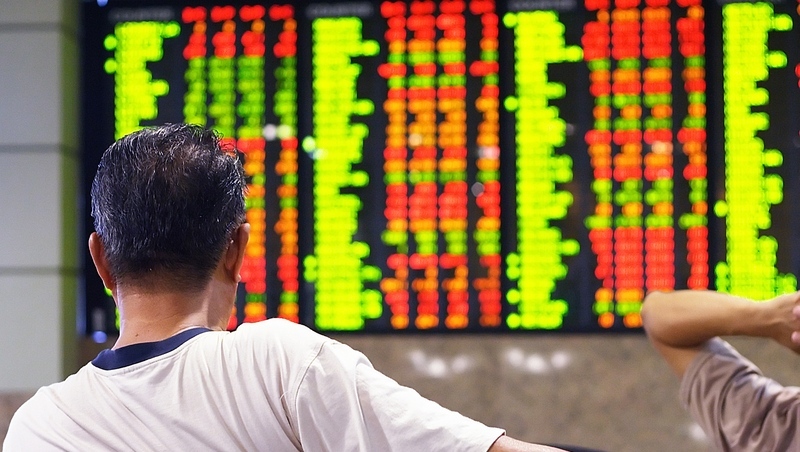 跟風熱門股、追逐內線消息…金融專家：別想戰勝市場，用這招穩穩賺